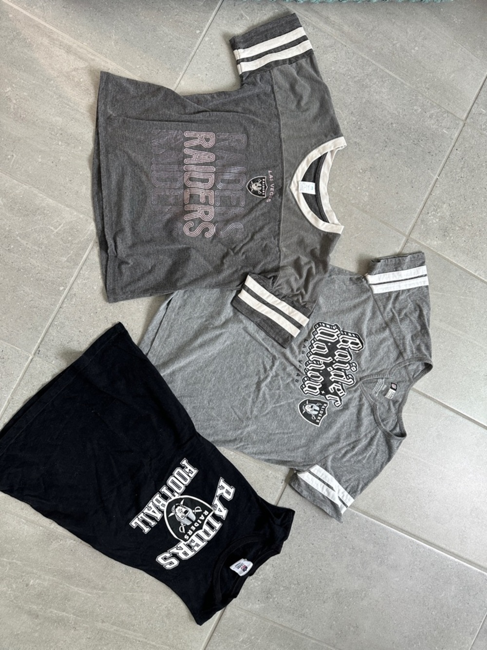 NFL Raiders Women’s Grey & Black Graphic Tee Trio raiders Las Vegas